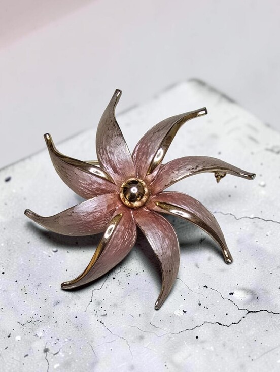 Kramer, Unsigned Jewelry - Vintage Mid-Century Modern Unsigned Kramer Starburst Brooch